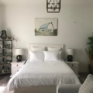 Beautiful Private Casita/guesthouse W/ Kitchen, Access To Pool/spa Holiday home