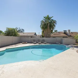 Luxury Short Term Vacation With Heated Pool Holiday home